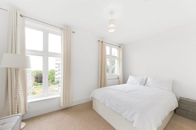 Flat 4, 42, Canonbie Road, London photo 4