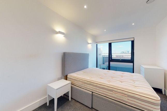 New Horizons Court, Brentford photo 3