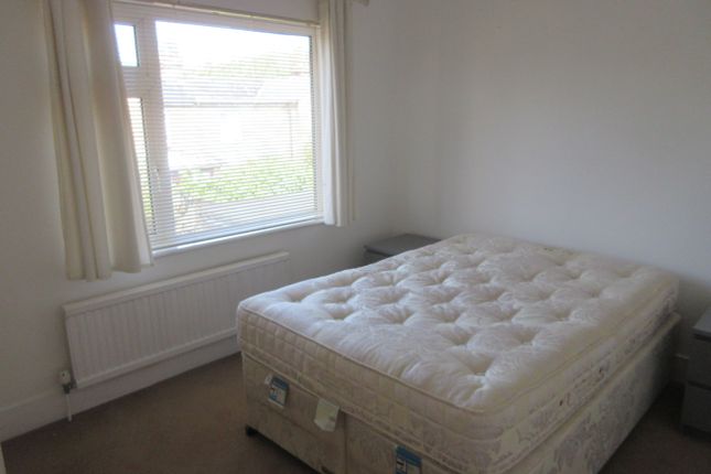 Clifton Rd, Loughton photo 4