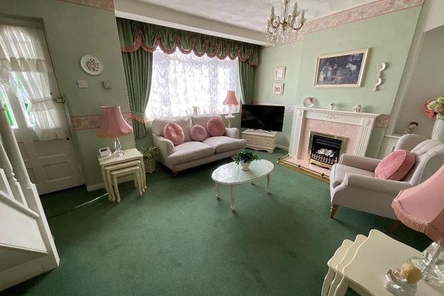 71 Western Avenue, Dagenham photo 2