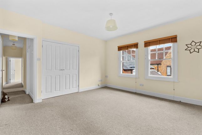 Henderson House, New Road photo 3