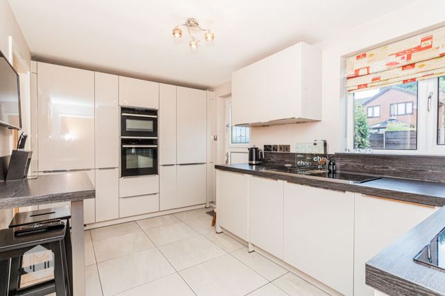 2 Fettler Close, Manchester photo 3