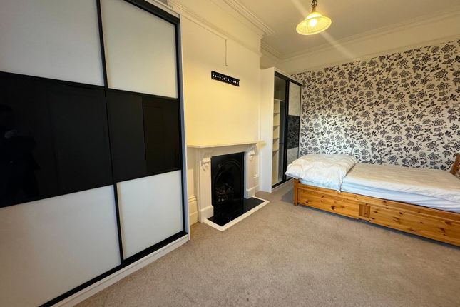 Flat to rent in Warkworth Terrace, Tynemouth, North Shields