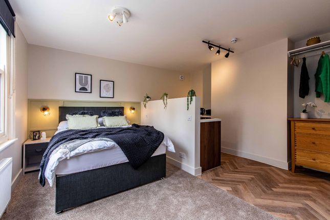 60, Massetts Road, Horley photo 4
