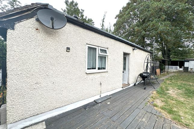 161 Southend Arterial Road, Hornchurch photo 3