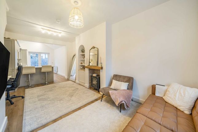 28, Derinton Road, London photo 3