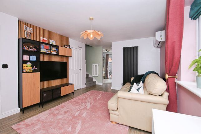 13, Dandelion Drive, Peterborough photo 4