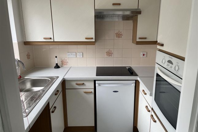 Flat 5, Lowen Court, Quay Street, Truro photo 3