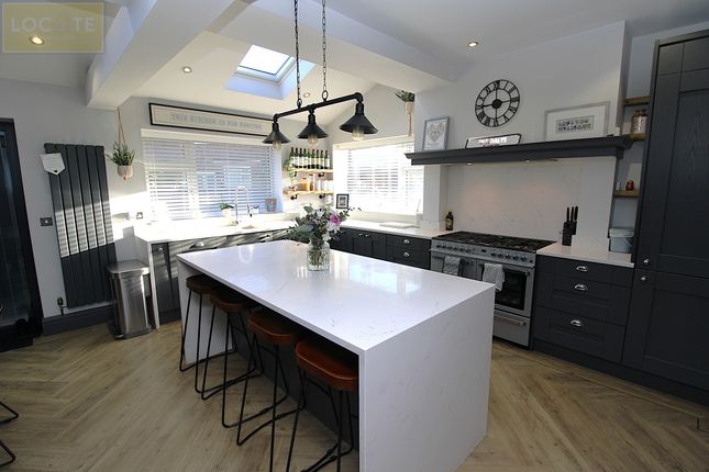 16 Cotswold Avenue, Flixton photo 4