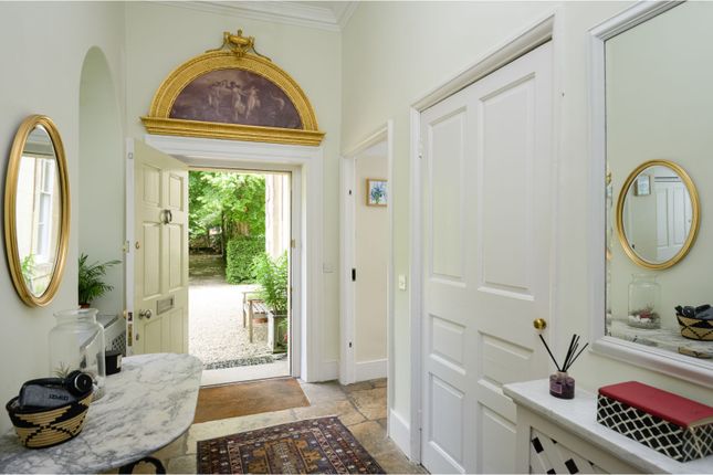 West Wing at The Ivy, Bath Road, Chippenham photo 2