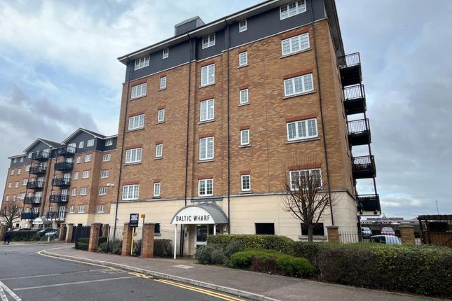 Thumbnail Flat for sale in Clifton Marine Parade, Gravesend, Kent