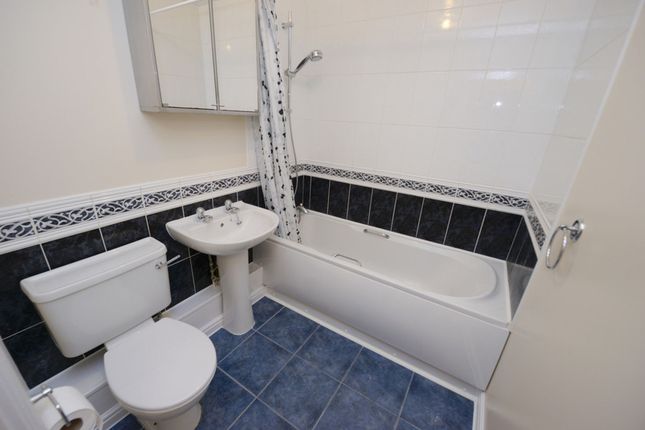 9 Barclay Grange, Chesterfield photo 4