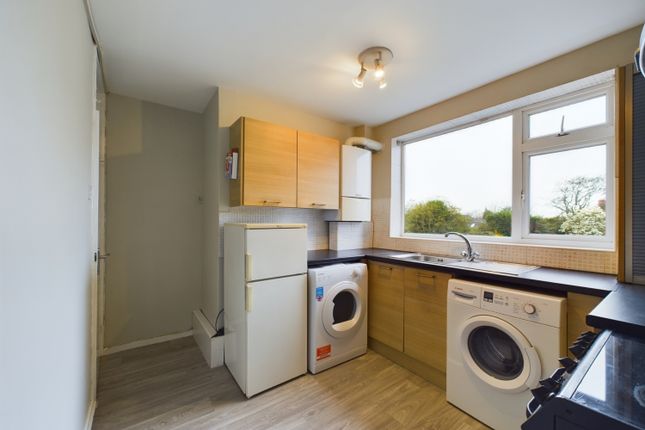 Flat to rent in Glencairn Court, Lansdown, Cheltenham
