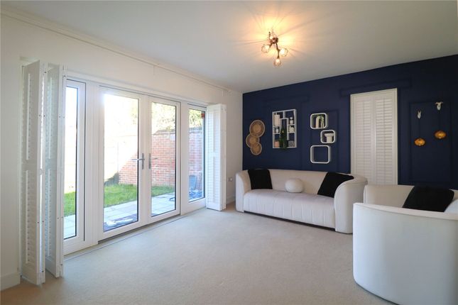 6, Inwood Close, Surrey photo 4