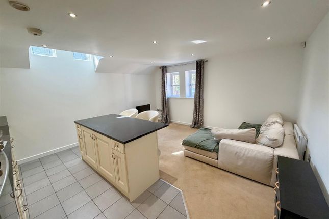 Apartment 10, 2, Wolf Grange, Altrincham photo 3