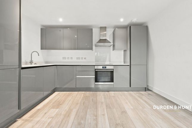 9e Love Lane, Rayleigh photo 3