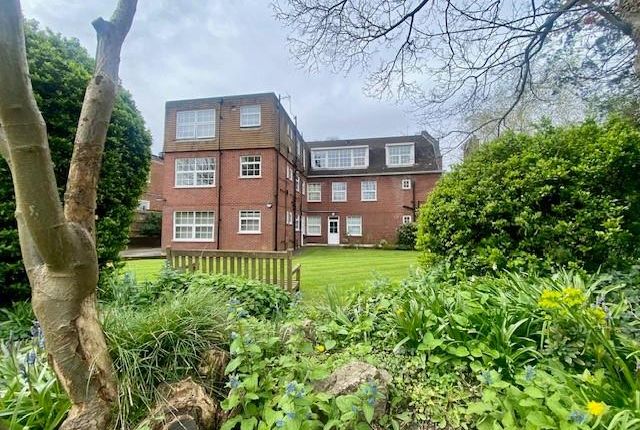 Flat to rent in Georgian Court, Dollis Avenue, Finchley