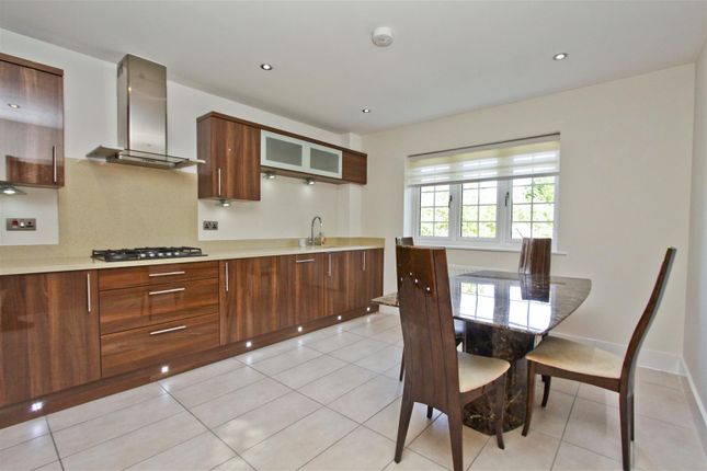 Flat 3, Jefferson Court, Vine Lane, North Hillingdon photo 5