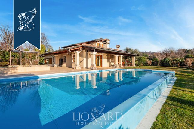 Villa for sale in Lonato Del Garda, Brescia, Lombardia