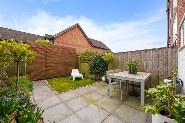 Terraced house to rent in Langton Close, Winchester