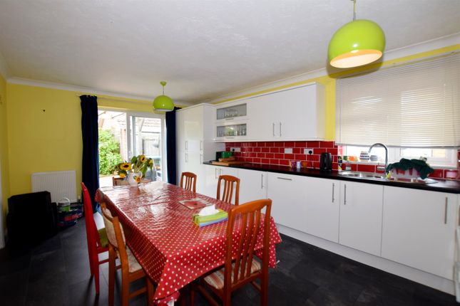 9, Lodge Close, Bognor Regis photo 5