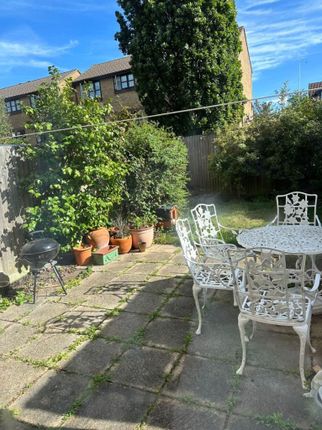 Oakmead Place, Mitcham photo 4