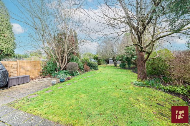 57, Pinewood Avenue, Crowthorne photo 2