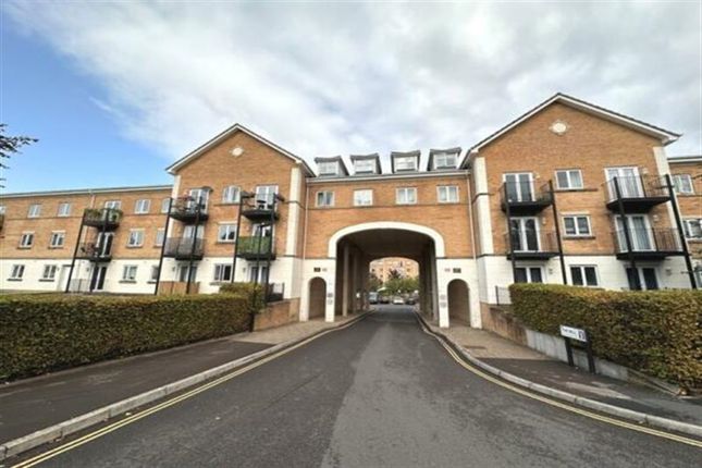 Thumbnail Flat to rent in The Dell, Southampton