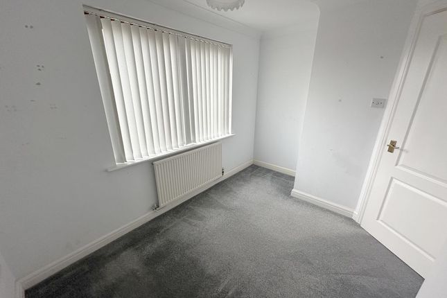 13, Weston Close, Potters Bar photo 4