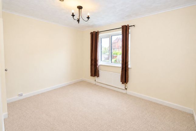 10 Holmside Avenue, Durham photo 5