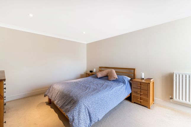Flat for sale in Creswell Drive, Park Langley, Beckenham