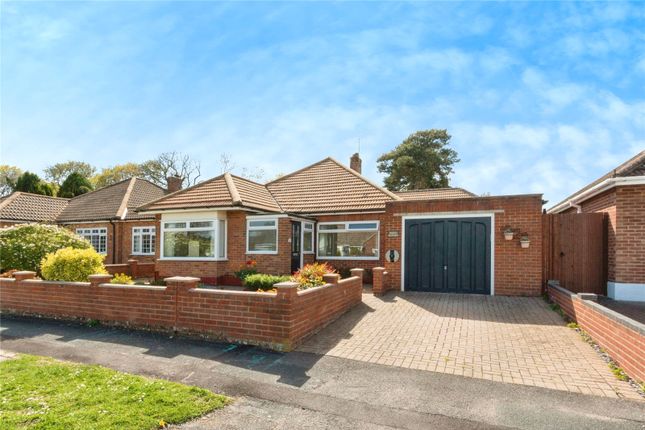 Thumbnail Bungalow for sale in Heath Road, Tadley, Hampshire
