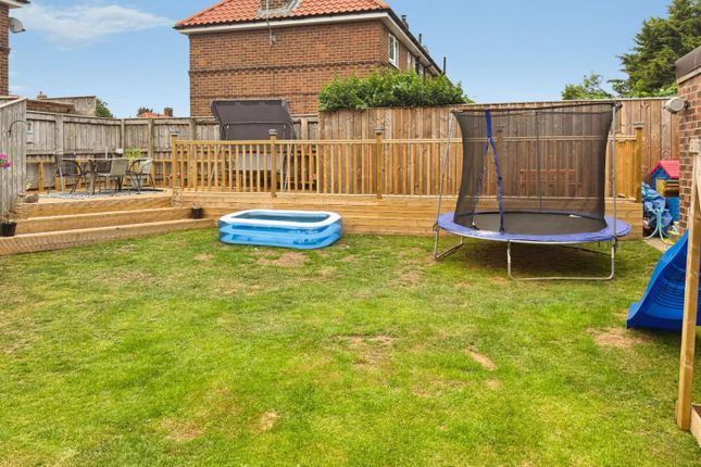 8, School Garth, Thirsk photo 3