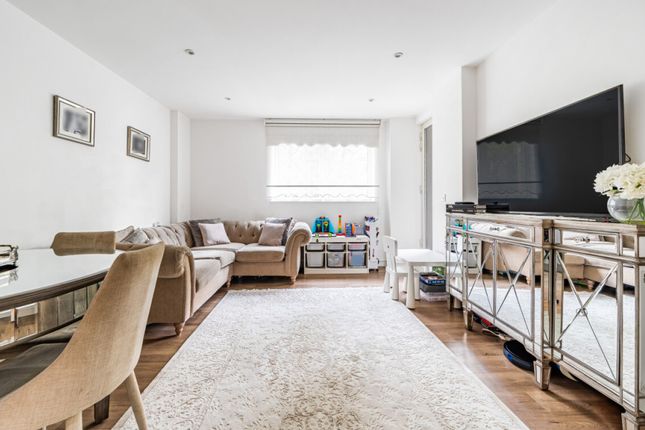Flat for sale in Elmond Mansions, London