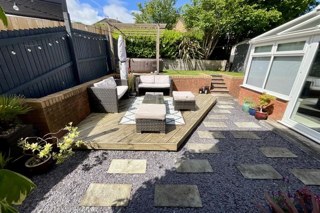 11, Maenol Glasfryn, Llanelli photo 4
