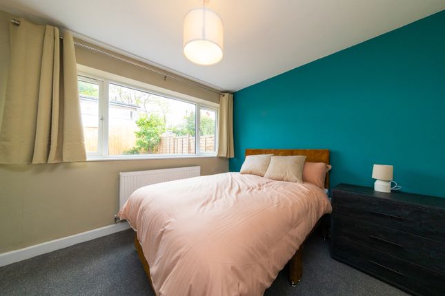 6, Hazel Croft, Solihull photo 3