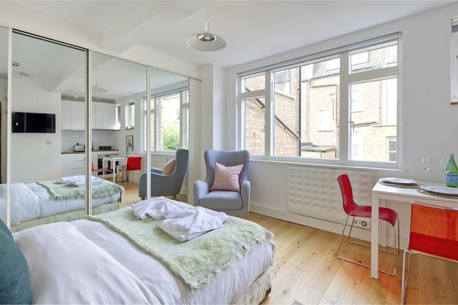 Thumbnail Studio to rent in Cornwall Crescent, London