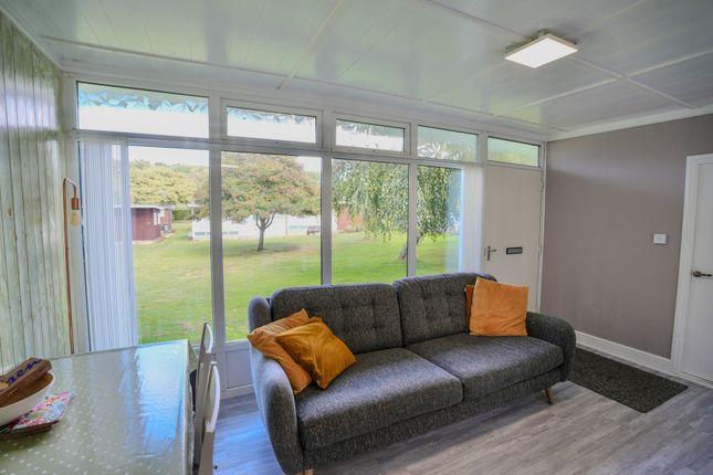 30 Kings Chalet Park, Overstrand Road, Cromer photo 4
