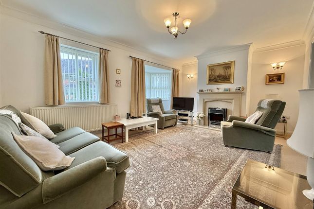 2, Woodfield Gardens, Hereford photo 3