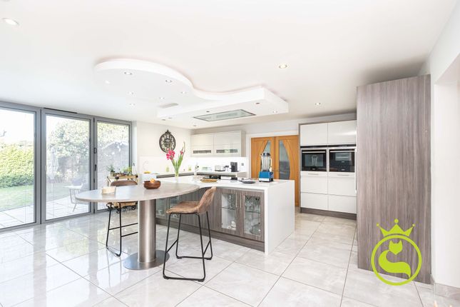 7 Canford Cliffs Avenue, Poole photo 3