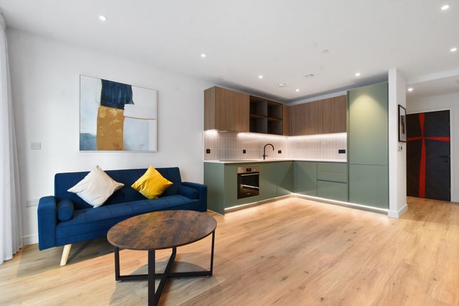 20 Viola House, 12, Greenleaf Walk, Southall photo 3