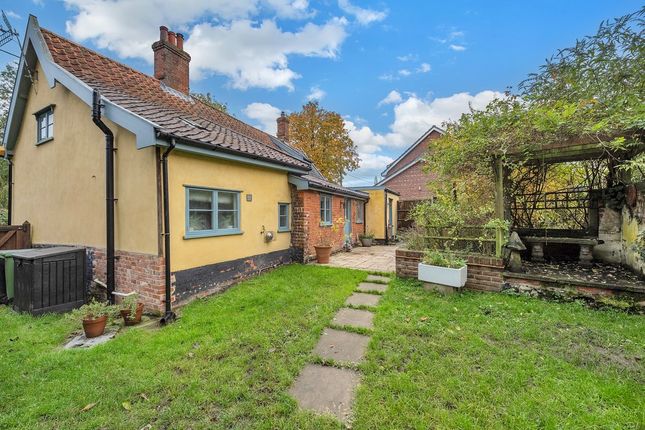 Thumbnail Detached house for sale in Upper Street, Gissing, Diss