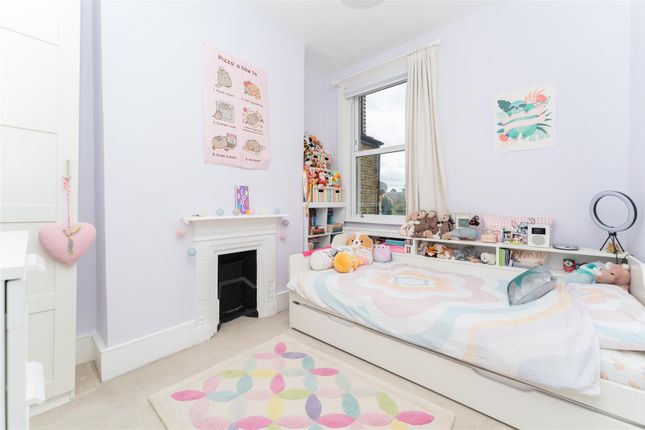 Terraced house for sale in Elthorne Avenue, London