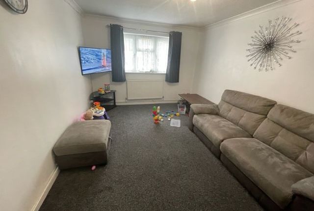 Maisonette for sale in Flat, Coulson Court, Dallow Road, Luton