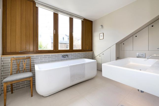 Detached house to rent in Boyne Terrace Mews, London