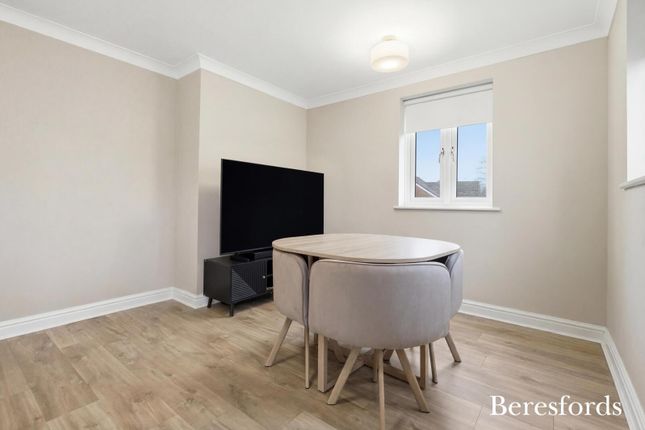 5, Melba Court, Chelmsford photo 4