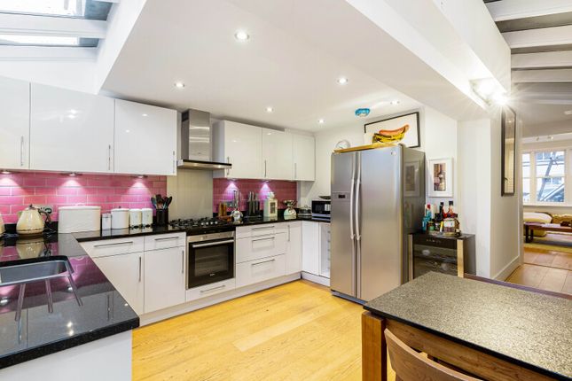 Detached house to rent in Thorne Street, Barnes, London