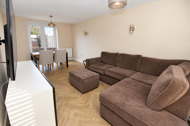 Westfield, Harlow photo 4