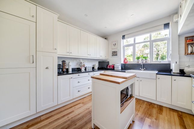 16, St. Thomas Drive, Orpington photo 4