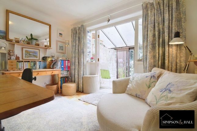 63 Springwood Drive, Ashford photo 2
